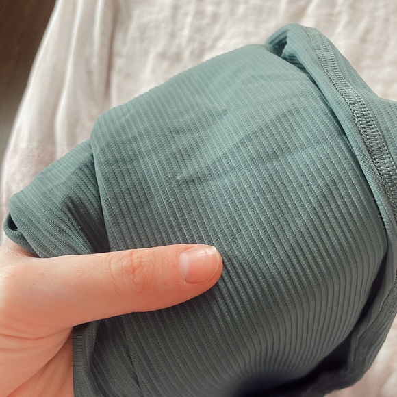 GREEN FLARE LEGGINGS - Picture 4 of 5